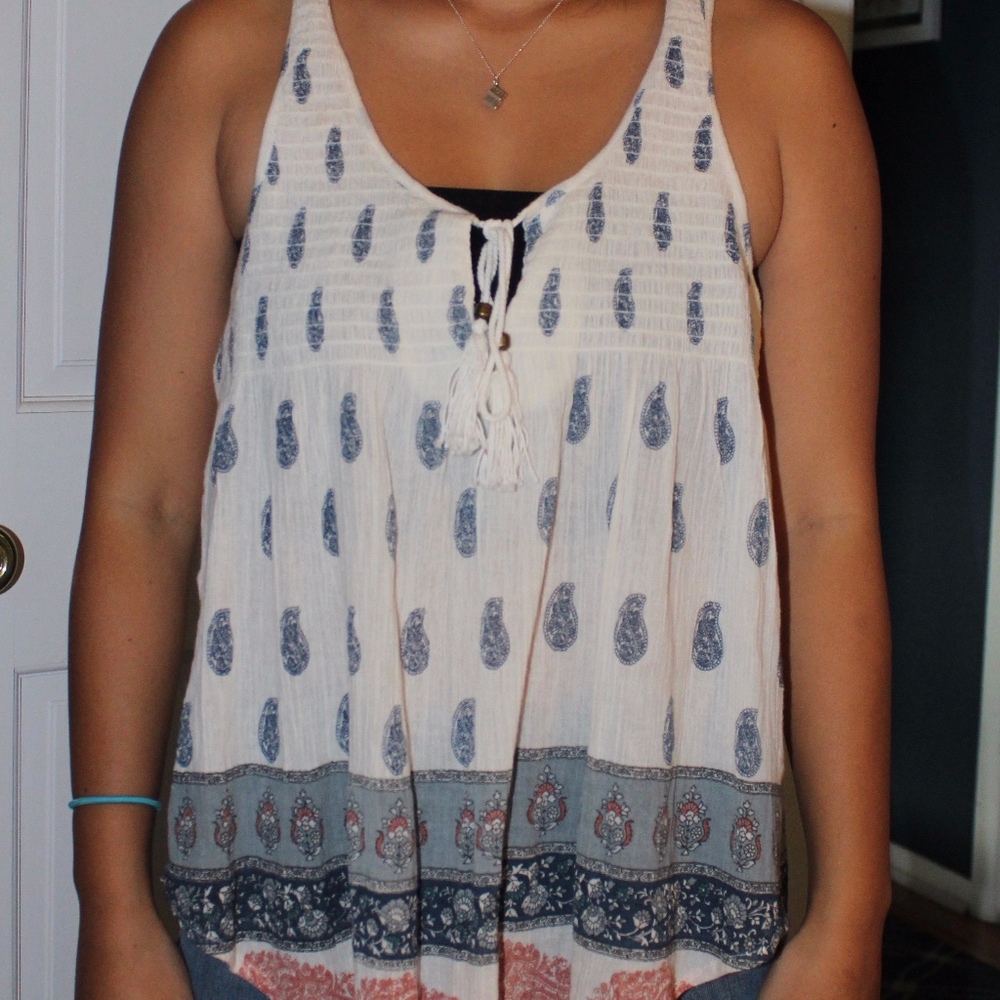 Pattern white blue and pink tank top